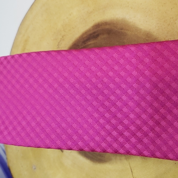Pink Tie - Picture 2 of 4